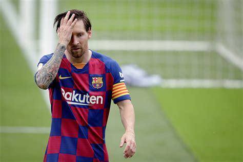 Barcelona Are Doing All They Can To Get On Lionel Messi S Nerves