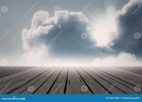 de wolken backlight magische lichtblauwe hemel van de straalzon stock foto image  blauw