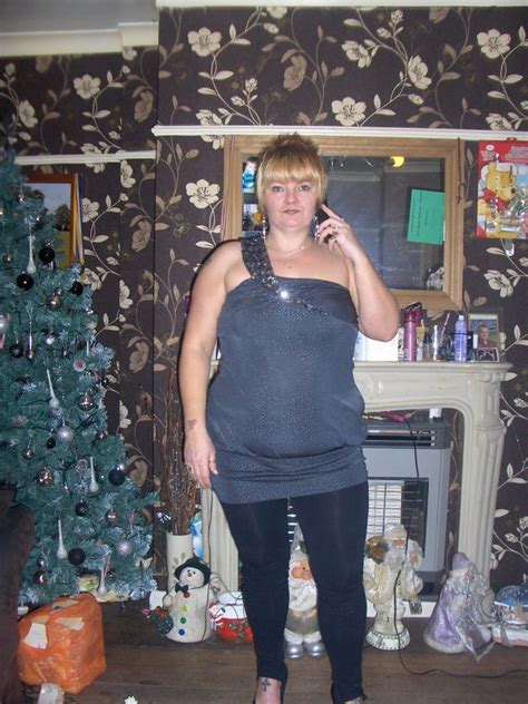 donna57eaa7 45 from leeds is a local granny looking for casual sex