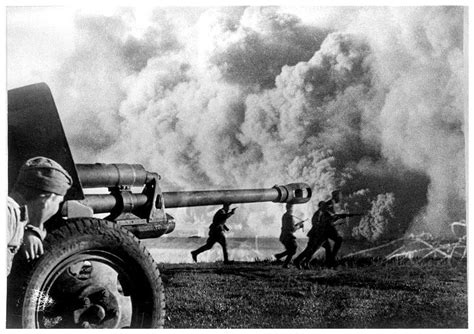 History In Images Pictures Of War History Ww2 Second