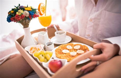Breakfast In Bed 5 Steps To Prepare It Perfectly Trends Magazine