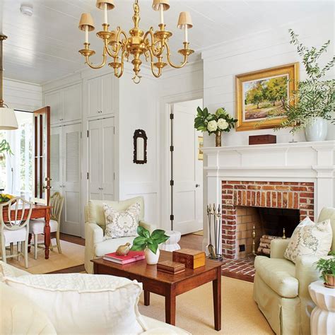 favorite  square foot cottage      southern cottage interiors