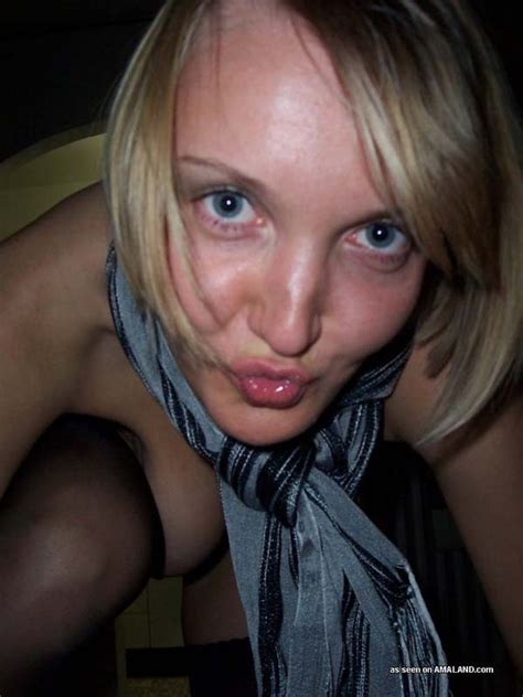 photo gallery of a kinky housewife in skanky poses pichunter