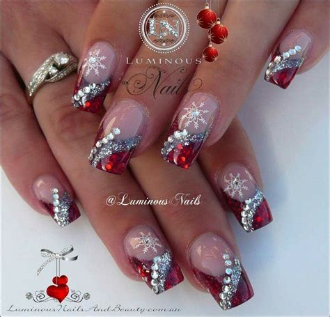 strassz koeves koeroem red  silver nails christmas nail art designs christmas nails