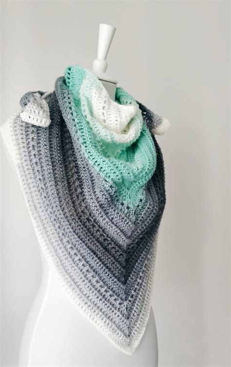 beginner  skein crochet shawl  pattern   blogged