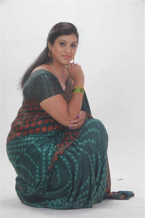 Picture 32133 Uma Telugu Character Artist Saree Photos