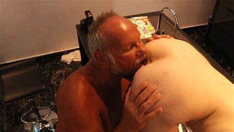 Old Fart Enjoys Licking And Rimming Pussy Before Fuck Video