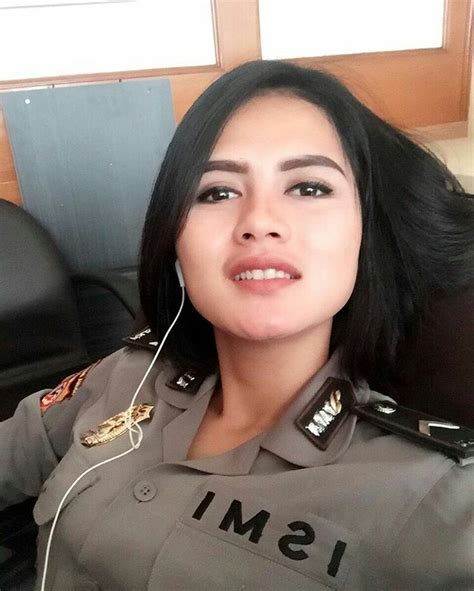 Pin Oleh Tonie Supratmanto Di Polisi Cantik Prajurit Wanita Pejuang