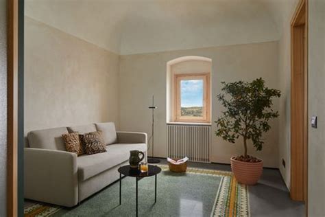 woon een jaar  een opgeknapt siciliaans  euro huis en verhuur  airbnb