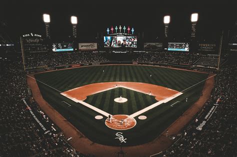 White Sox Debut Flickering Stadium Lights At Guaranteed Rate Field
