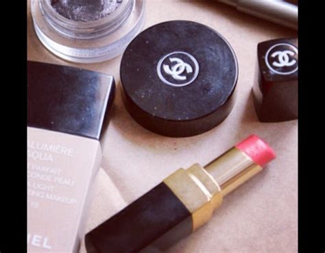 the top 10 best beauty buys that every woman needs in her