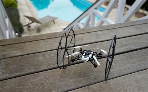 parrot drone rolling spider le minidrone pas cher ideal pour les