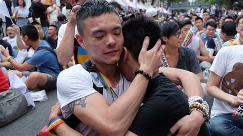 Taiwan Top Court Rules Same Sex Marriage Legal A First In Asia East