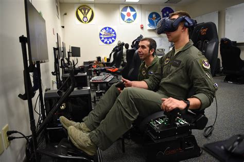 innovation flight augments pilot training  vr technology