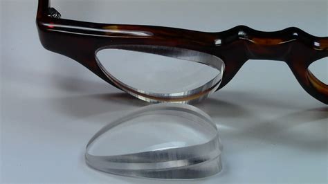 low vision eyeglasses prismatic magnifying