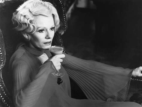 Delphine Seyrig 1932 1990 Vie Vidéo Et Combat