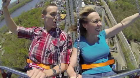 World S Tallest Swing Ride Opens At Six Flags New England Skyscreamer