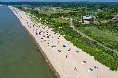drone  crowds gather  madison beach  temperatures soar