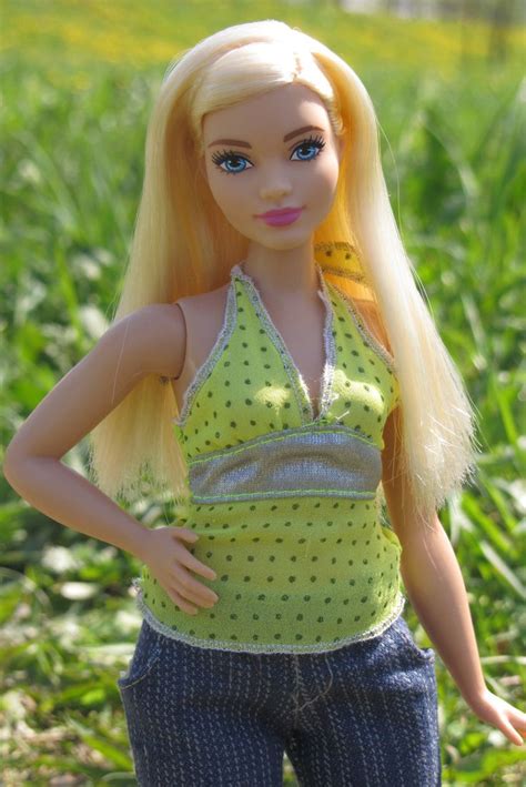 Barbie Fashionistas Doll 22 Chambray Chic Curvy 2015 Mattel Doll