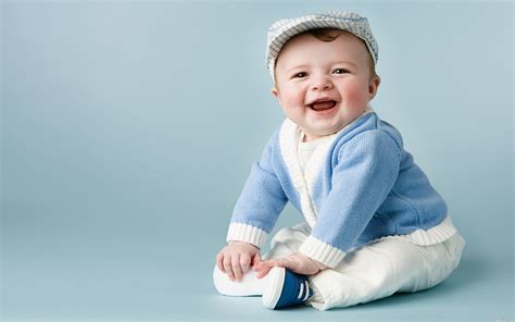 smiling baby wallpapers  images wallpapers pictures