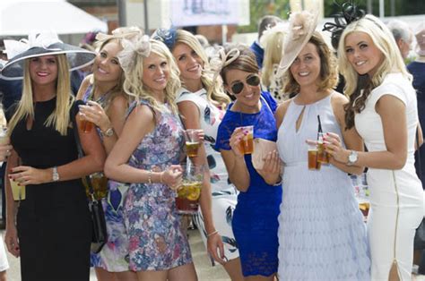 Ascot Runs Out Of Champagne As Heatwave Draws People To