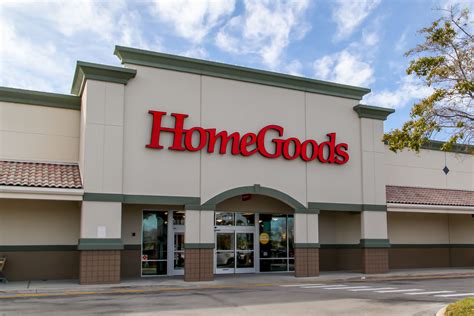 home goods closing  stores  article discusses   happening   leads