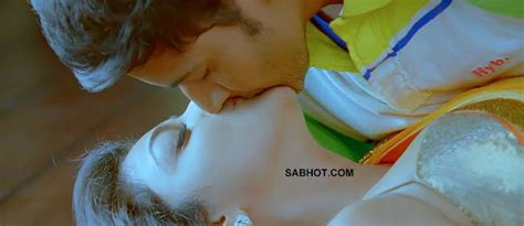 uniqueposts kajal agarwal hot lip kiss with mahesh