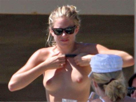sienna miller topless taxi driver movie