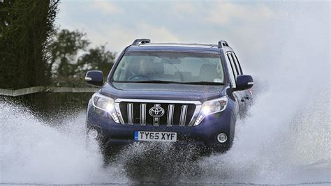 toyota land cruiser suv pictures carbuyer