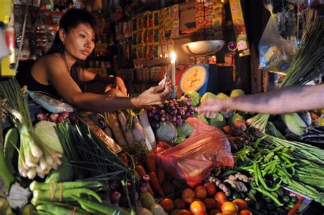Inflation Seen To Continue Hitting Poor Filipinos Hard