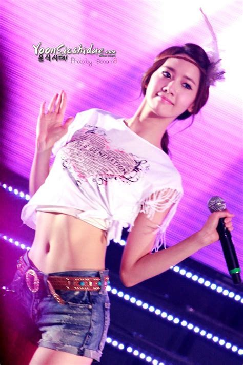 13 Times Yoona Showed Her Sexy Defined Abs Quietly