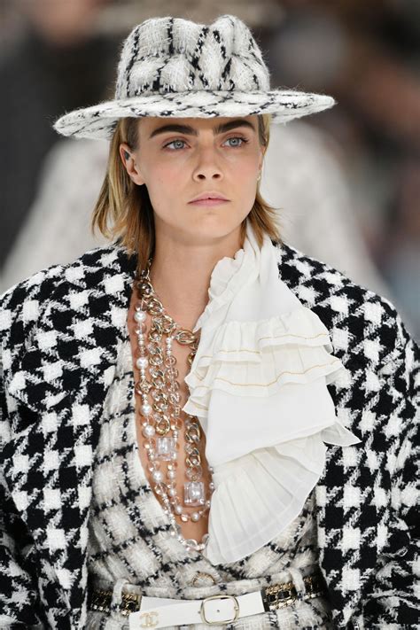 delevingne walks chanel fashion show  paris  celebmafia