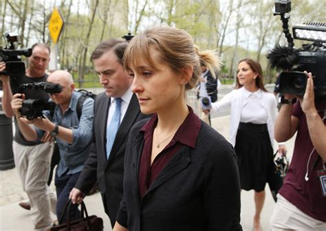 actress allison mack pleads guilty in sex trafficking case dailyguide network