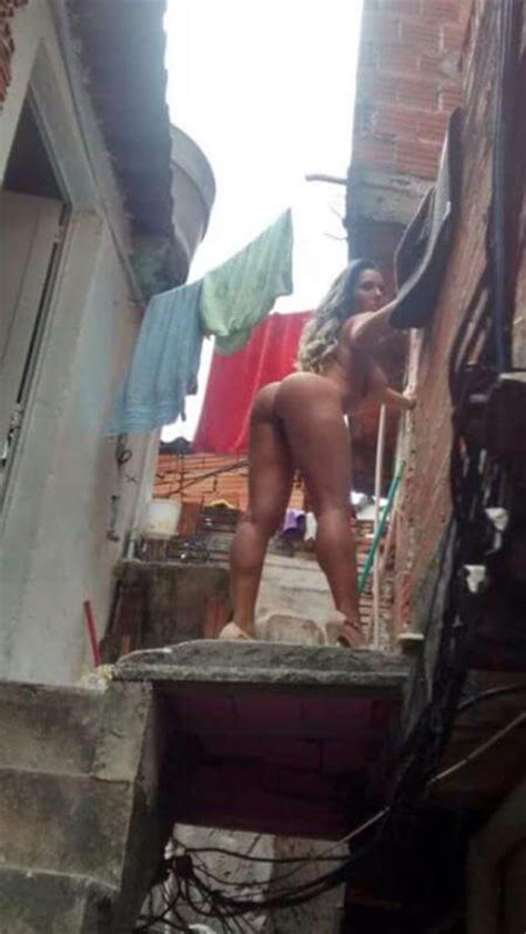 mulher melão pelada na favela fotos amadoras