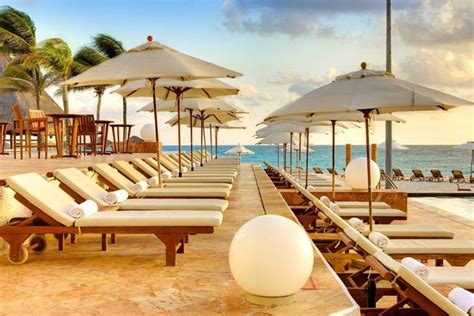 westin resort spa cancun      places  stay  cancun
