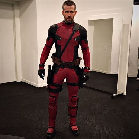 Ryan Reynolds Biography Movies Wife Age Height Weight