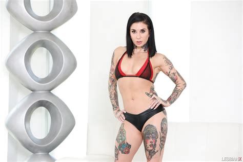 Ivy Lebelle And Joanna Angel Using Strapons And Dildos To Fuck Each