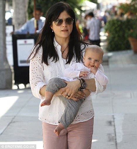 selma blair public breastfeeding actress doesn t care who she offends daily mail online