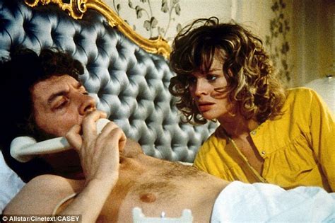 julie christie reveals all about sex scene with donald sutherland in don t look now daily mail