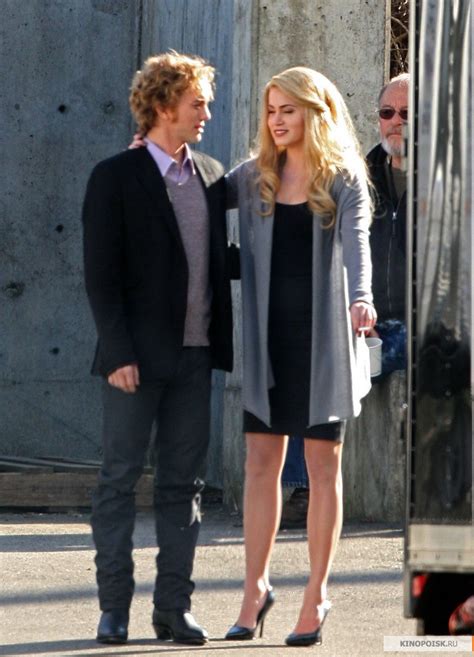 Pin By Lana On Crepusculo Rosalie Hale Twilight Outfits Robert