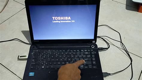 membuka keyboard laptop toshiba satellite   delinewstv