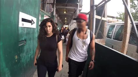 mujer graba video caminando por nueva york ¿acoso o piropos 15post youtube