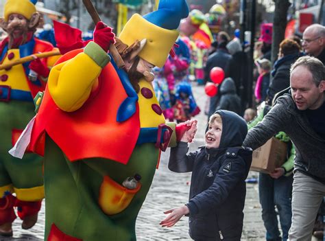 de feestneus  uit de la  wamel carnaval gaat door foto gelderlandernl