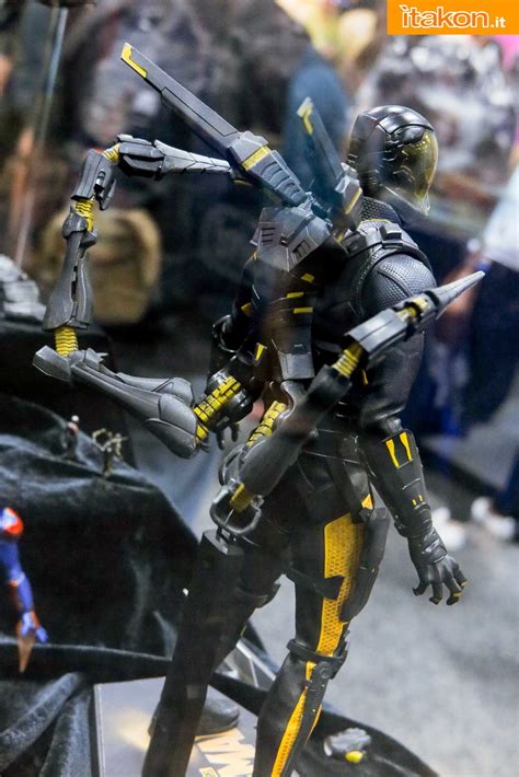 ant man yellow jacket hot toys sdcc 2015 5 itakon it