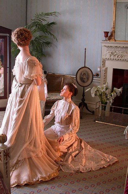 A Lady And Her Maid Edwardian Fashion Fashion History Victorian Fashion
