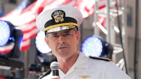 admiral     navys top officer  retire  citing