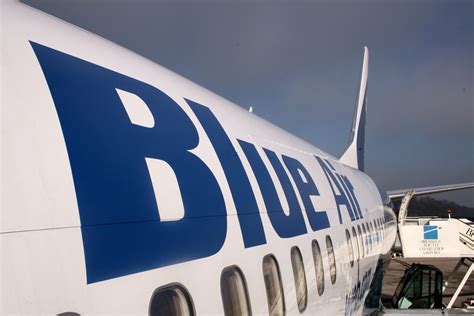 blue air  introdus zboruri suplimentare pe ruta bacau roma bacau