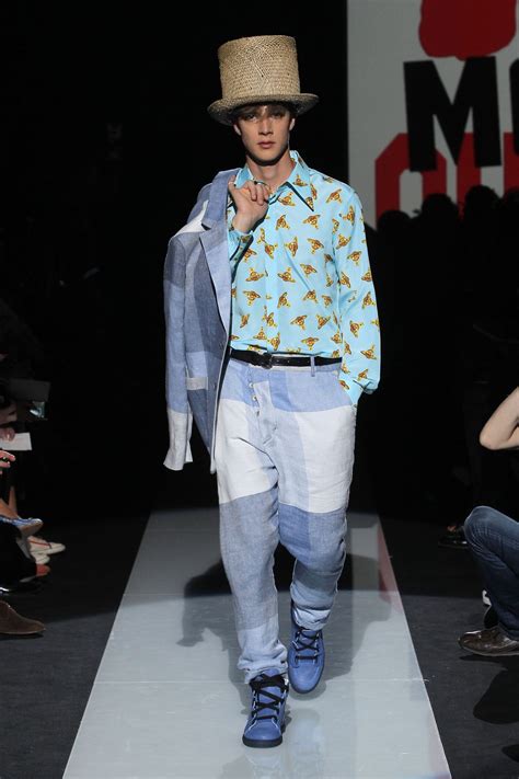 VIVIENNE WESTWOOD SPRING SUMMER 2015 MEN'S COLLECTION
