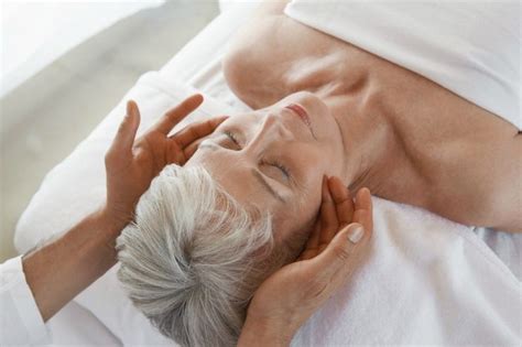 amazing benefits  massage  alzheimer disease patients massage benefits massage therapy