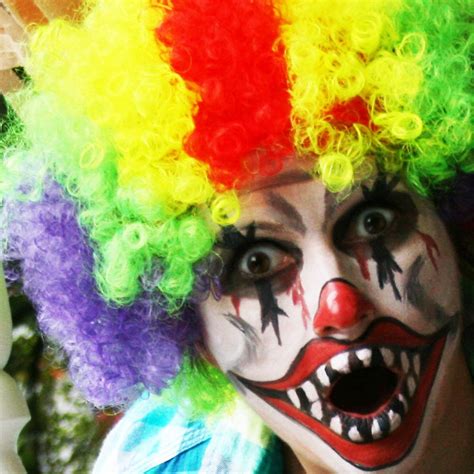 scary clown face paint  snazaroo paints scary clown face clown